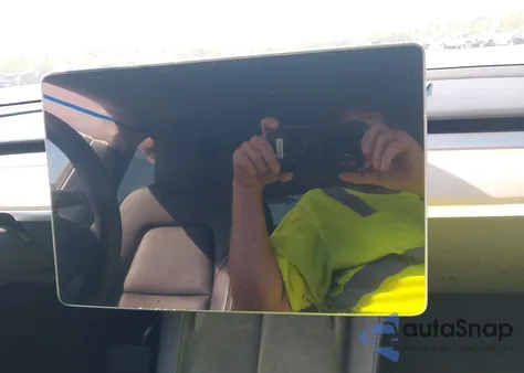 2023 Tesla Model Y Awd/Long Range Dual Motor All-Wheel Drive из США, поврежденный, VIN 7SAYGDEE4PA070722